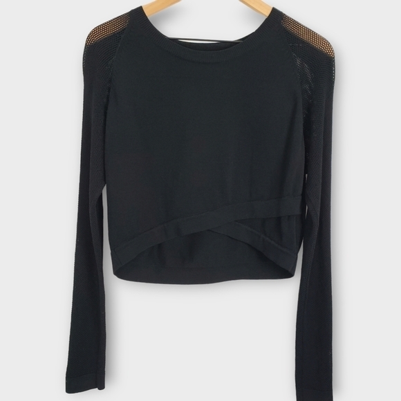 River Island Tops - RIVER Island V-crop with Mesh Sleeves Top